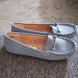 Lucky Brand Blue Moccasin-Style Shoes with Sleek Design